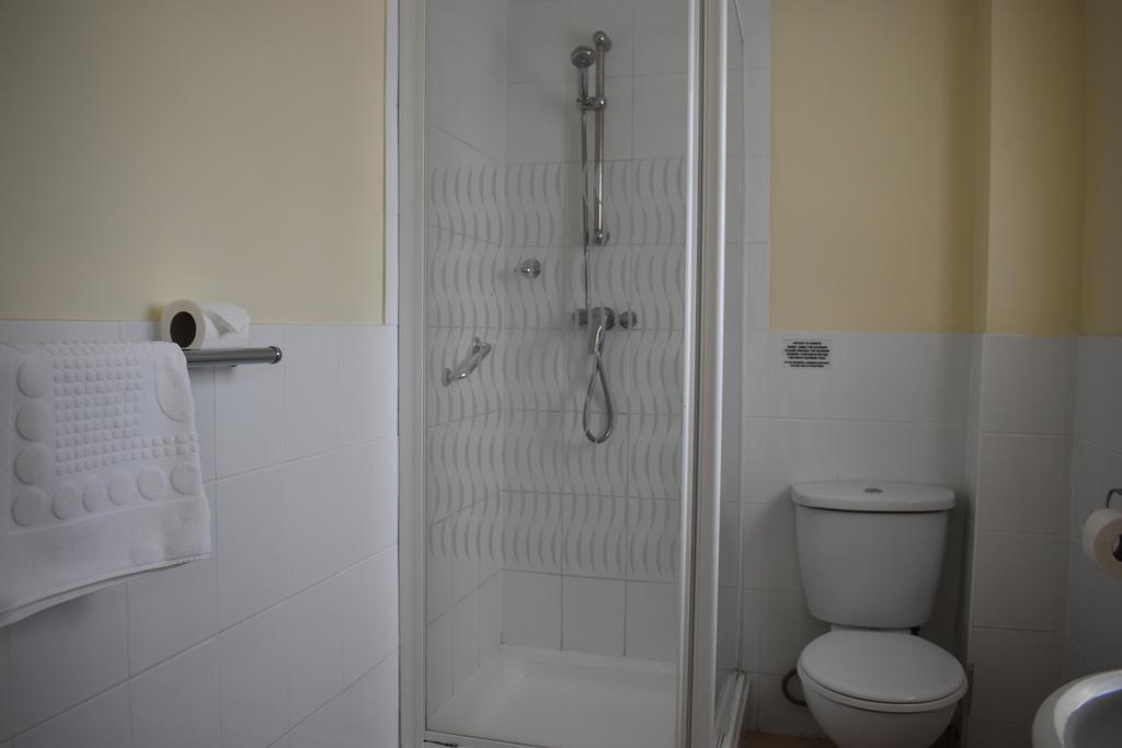 בורנמות' Laguna Hotel מראה חיצוני תמונה