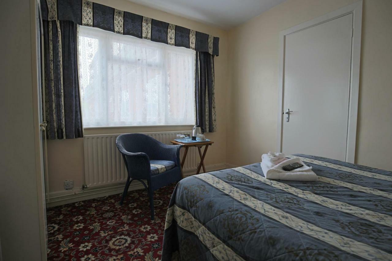 בורנמות' Laguna Hotel מראה חיצוני תמונה